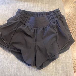 Black lululemon hottie hot short - size 2 regular